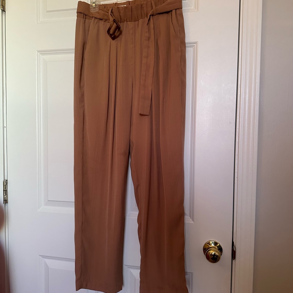 Cute loose fitting tan trousers